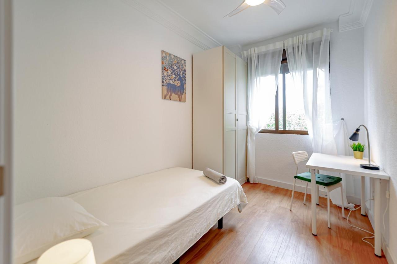 Albufera 75 Hotel Madrid Bagian luar foto